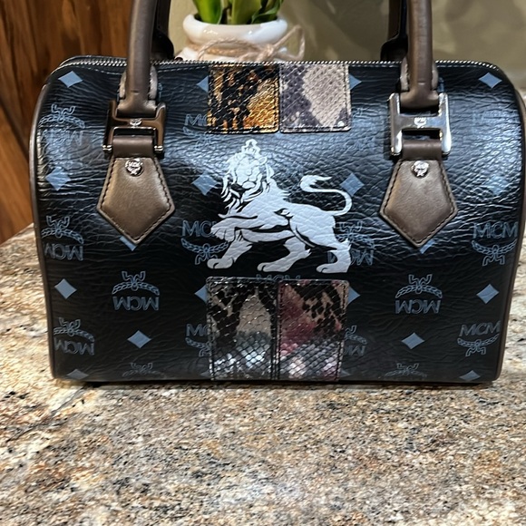 MCM Visetos Python Lion Princess Limited Edition Boston Top Handle Bag - Picture 2 of 11